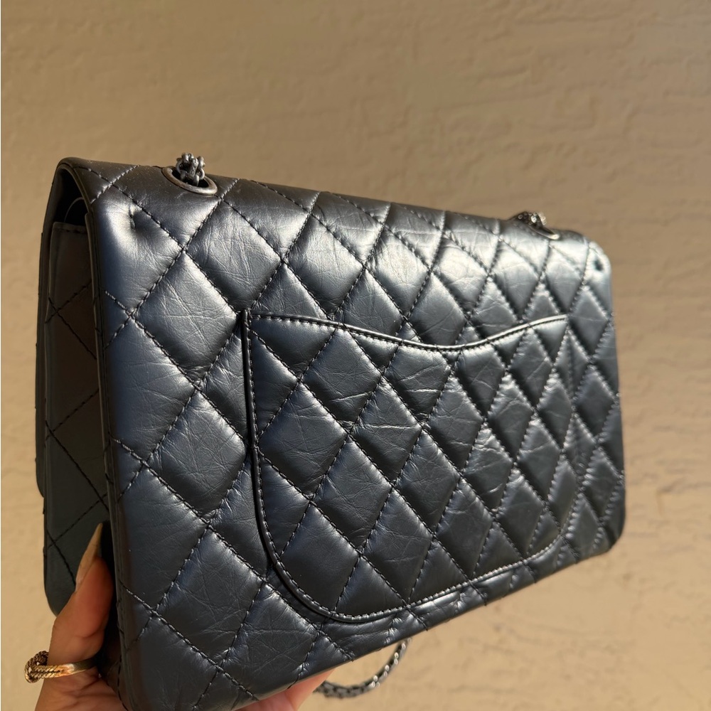 CHANEL 2.55 Reissue Double Flap shoulder bag - Picture 9 of 14